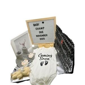 Baby Announcement Gift Set Newborn Bodysuit‎ Booties Photo Frame Letter Board